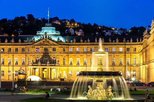 Stuttgart Stadt Schloss Springbrunnen Dämmerung