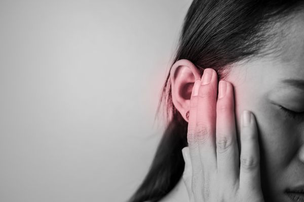 frei von tinnitus dank mentholcreme Tinnitus Mentholcreme Rosmarinöl Ohren Fußsohlen Atemübungen Singen