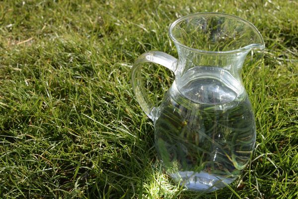 endlich reines wasser destilliertes Wasser Destilliergerät Rückstände Schadstoffe Desti klein