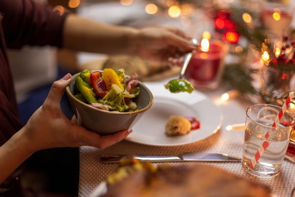Weihnachtsessen Festessen Gemüse Kerzen vegetarisch