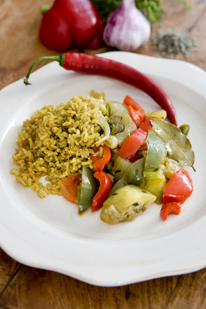 Sommer-Rezept: Aubergineneintopf mit Curryreis