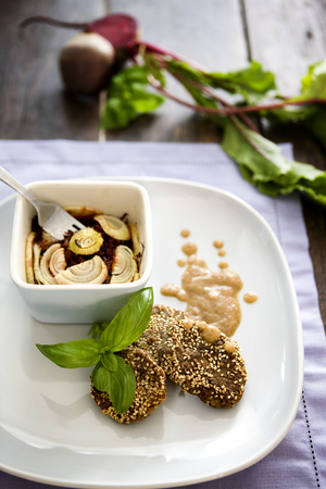 Winter-Rezept: Linsenbratlinge mit Zwiebelringen