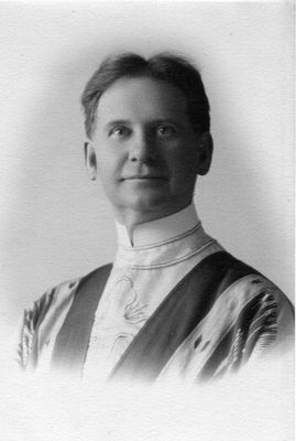 Meister 02 gross 269x400p